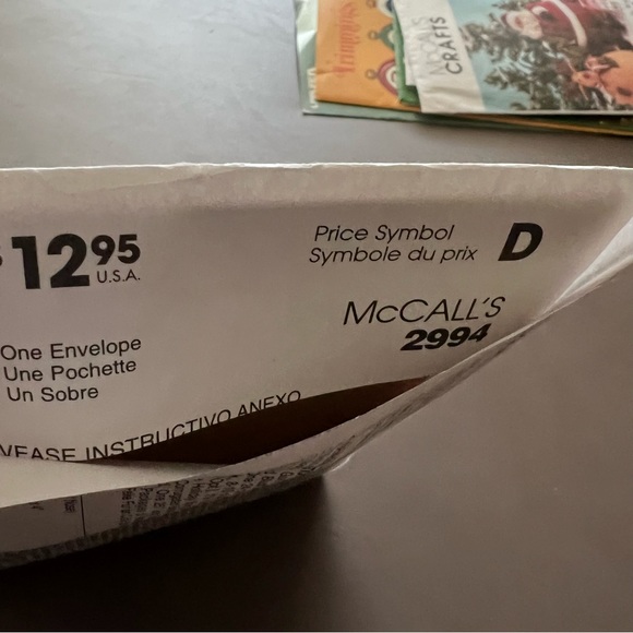 McCall's Sewing Pattern 2994 Caroler Dolls 24" Christmas Carols - Picture 3 of 6